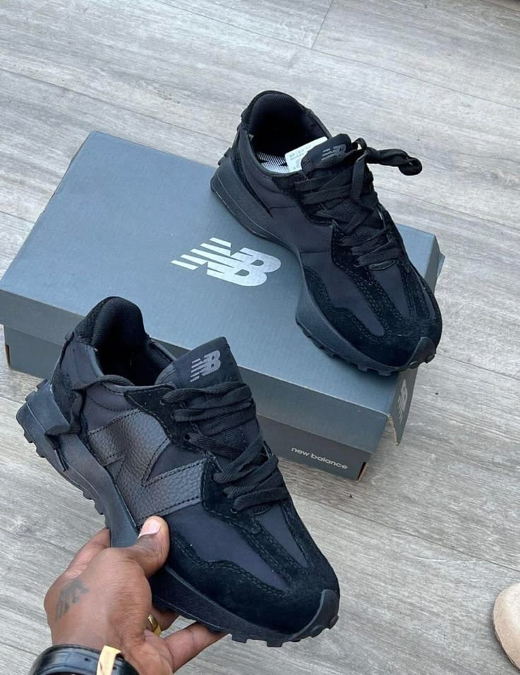 New Balance 327 Sneakers image 3