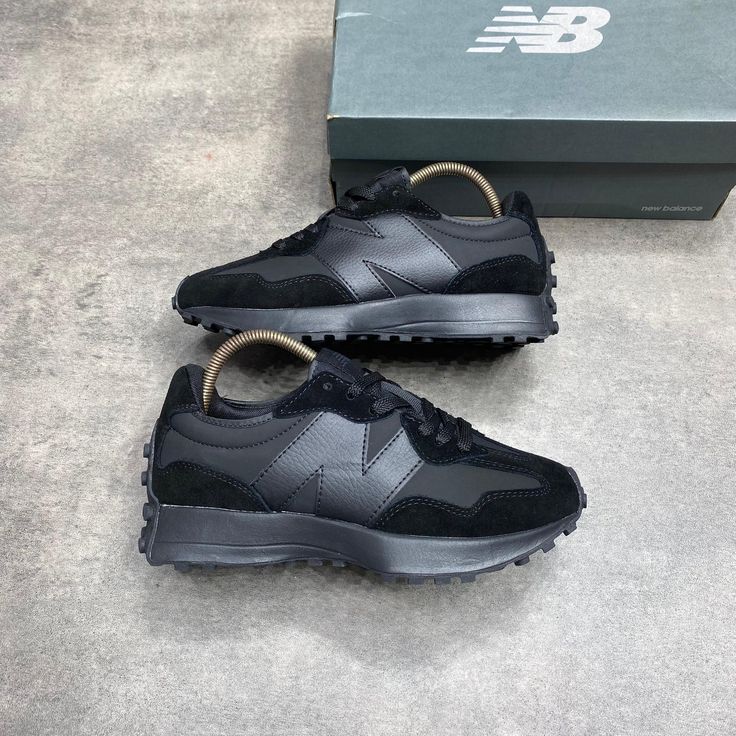 New Balance 327 Sneakers image 4