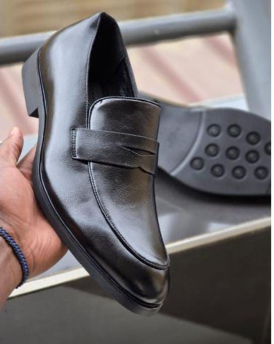 Laceless Black Official Shoes image 2