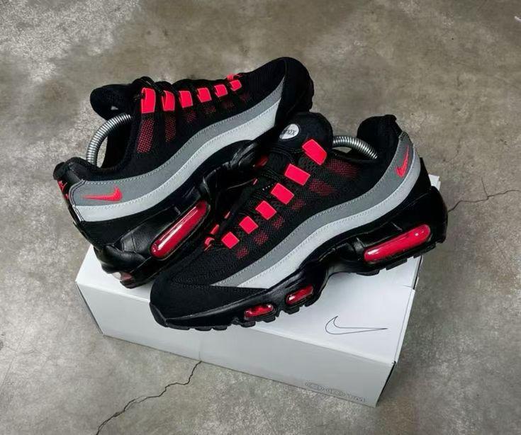 Nike Air Max 95 OG “Liverpool” image 2