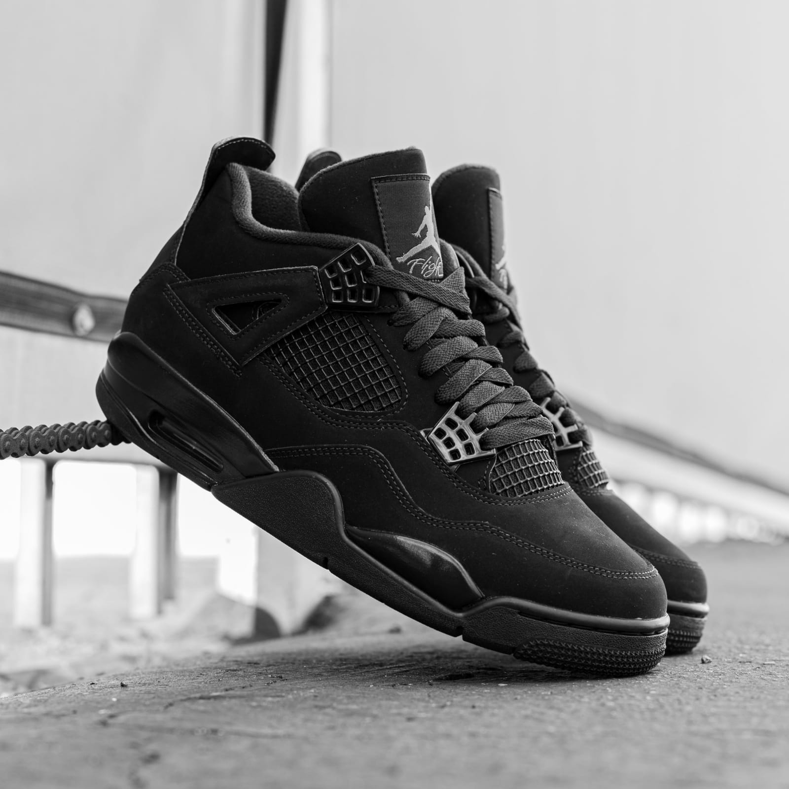 Air Jordan 4 Black Cat Sneakers image 2